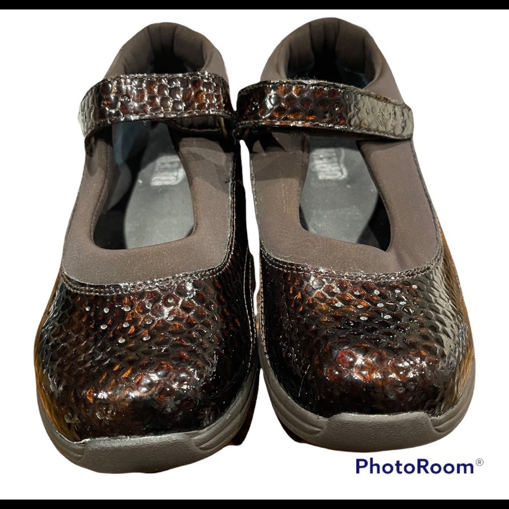 DREW Brown Patent Leather MaryJane EUC